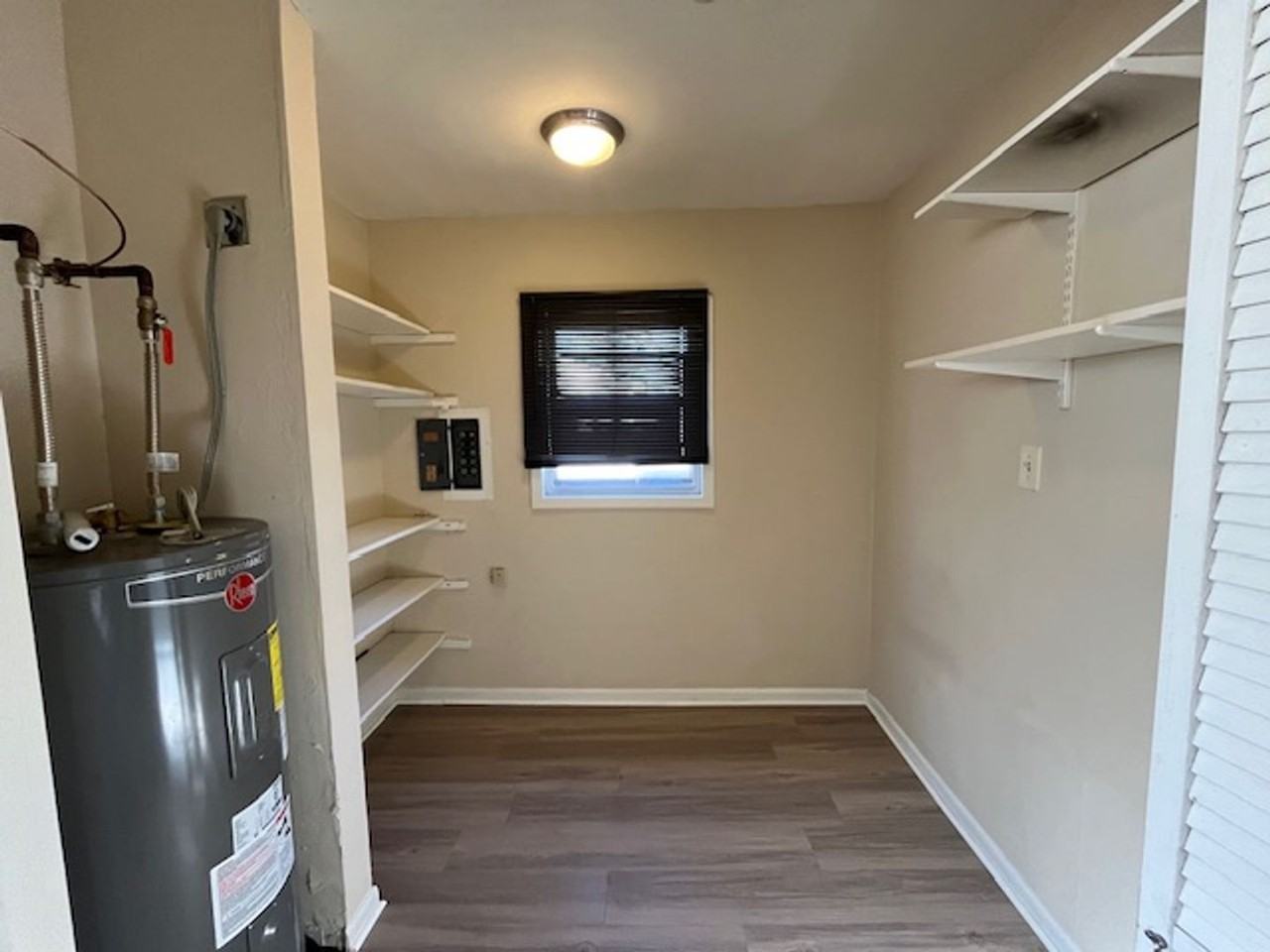 8399 Booneville Dr - Photo 7 of 12