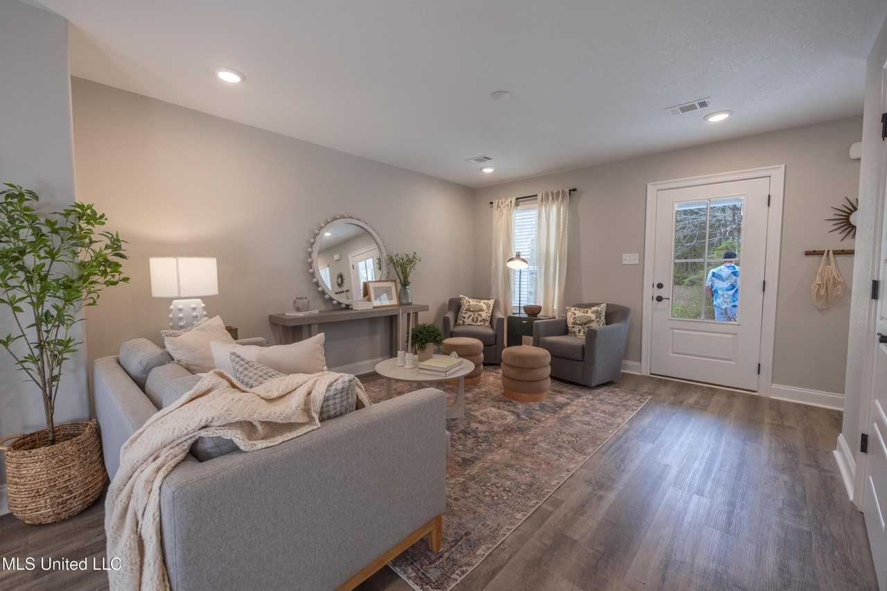 949 Motsie Rd - Photo 2 of 13