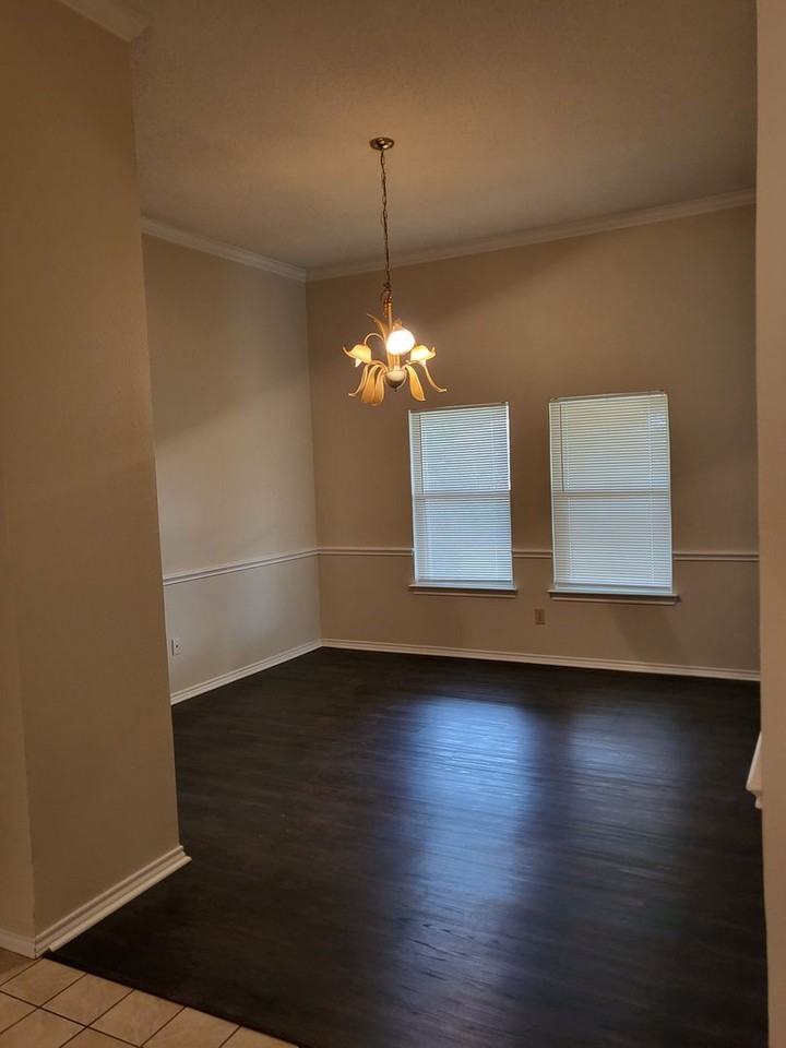 1905 Libby Ln - Photo 3 of 25
