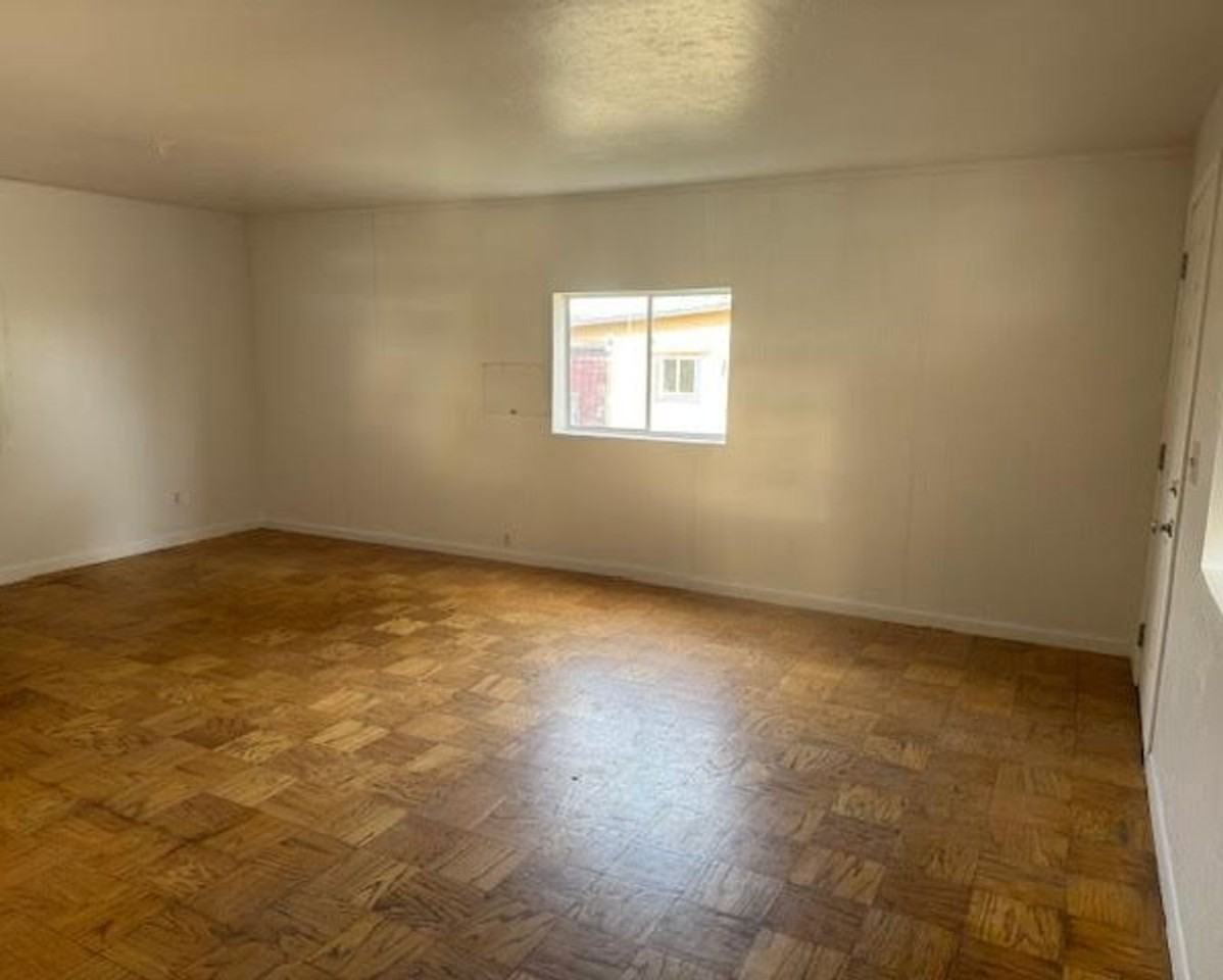 10098 S Third St - Photo 2 of 12