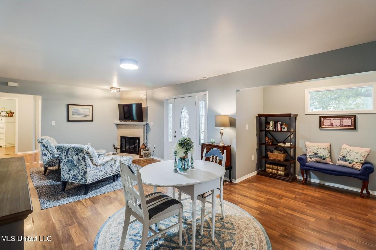 419 E Second St - Photo 3 of 23