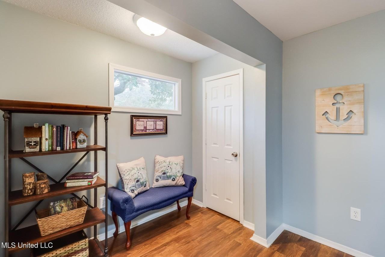 419 E Second St - Photo 6 of 23