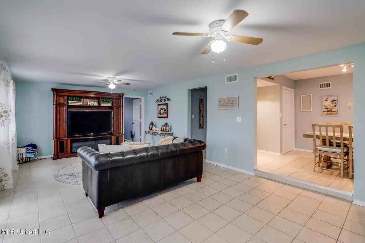 419 E Second St - Photo 7 of 23