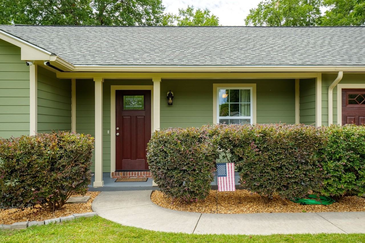 4404 Mayfield Ln - Photo 2 of 27