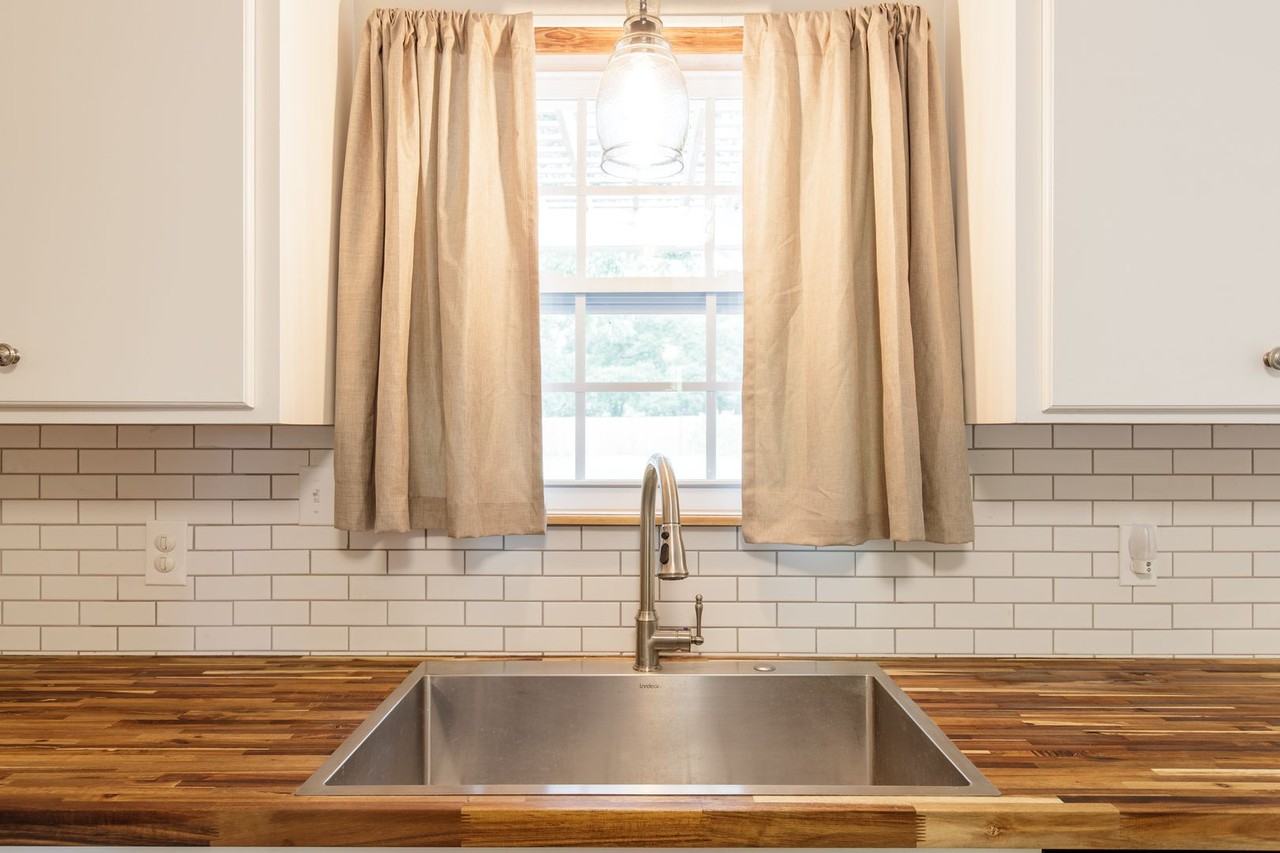 4404 Mayfield Ln - Photo 7 of 27