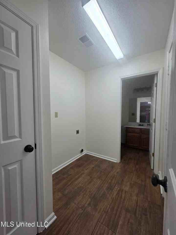 6100 Liberty Estates Dr - Photo 7 of 18