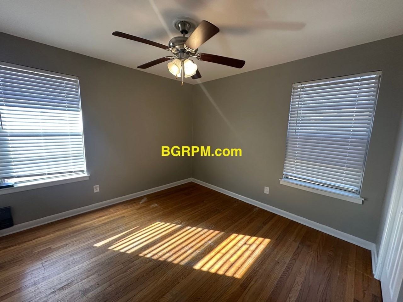 1211 Lee St - Photo 7 of 8