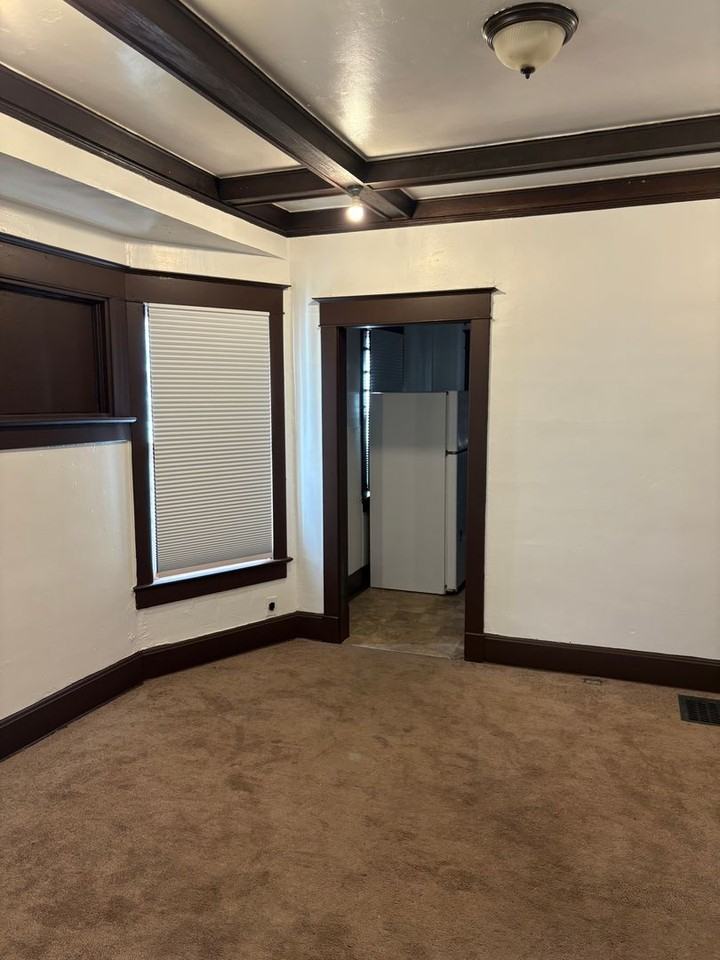 4544 Montgall Ave - Photo 5 of 7