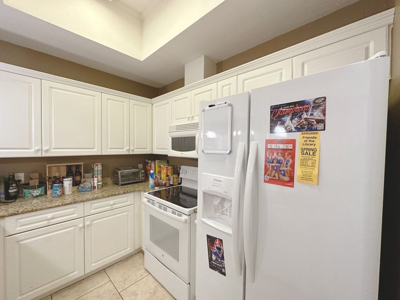 325 Nw 14th St - Photo 3 of 14