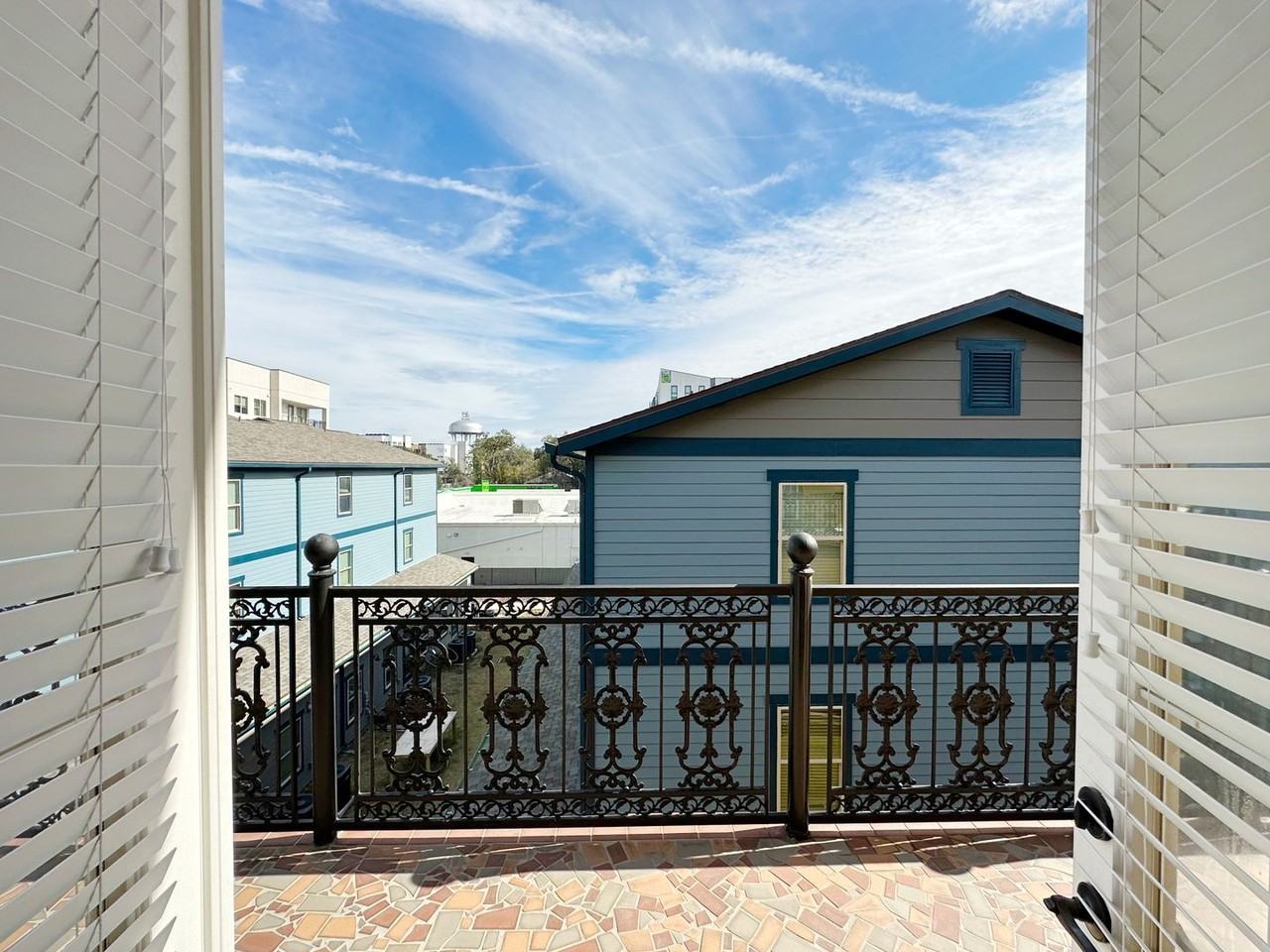 325 Nw 14th St - Photo 6 of 14