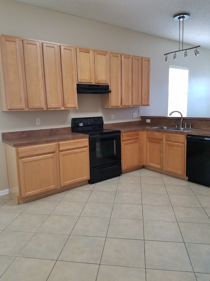 1763 Hawkins Cove Dr E - Photo 2 of 11