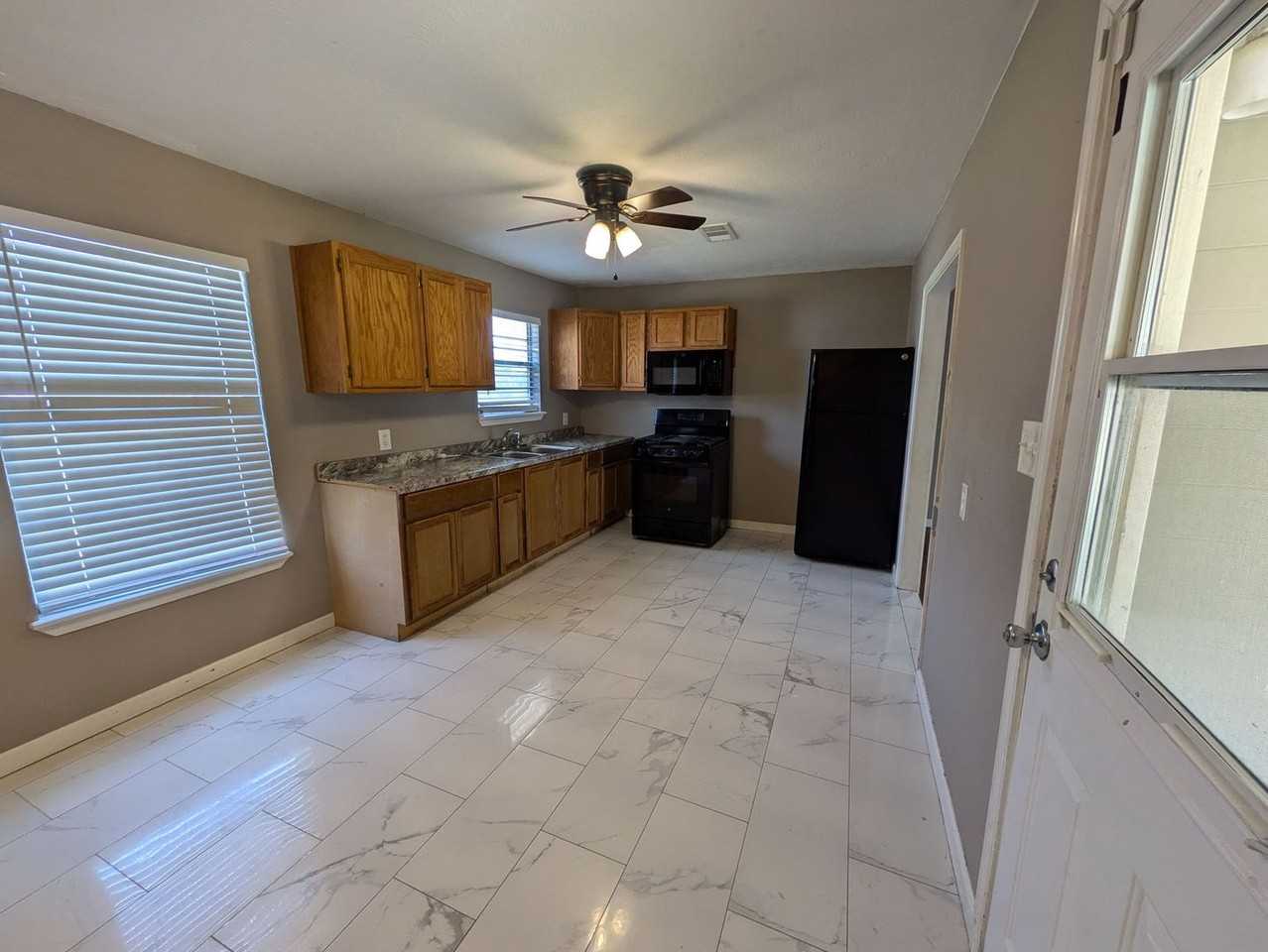 3486 Westmoreland St - Photo 5 of 19