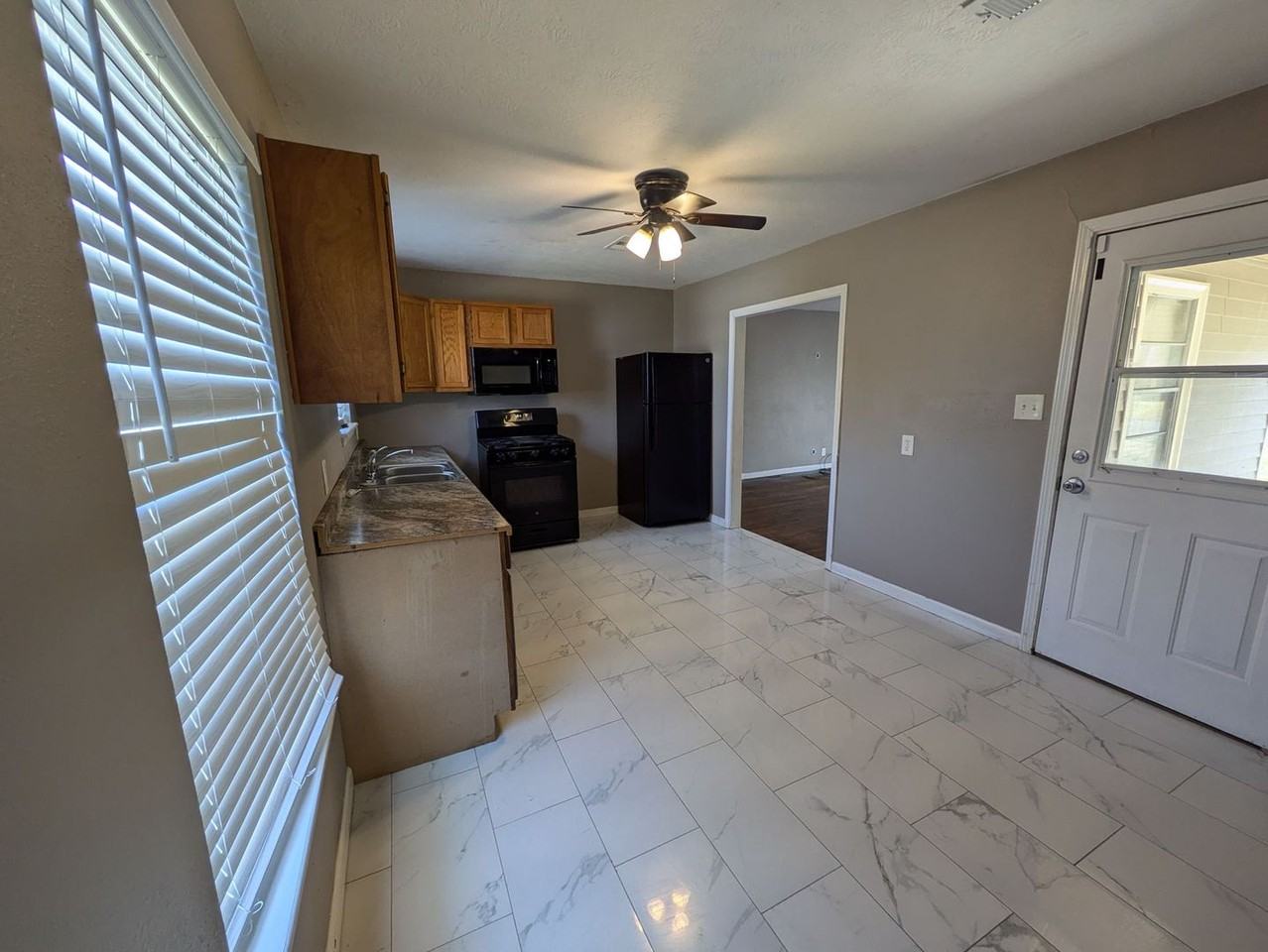 3486 Westmoreland St - Photo 6 of 19