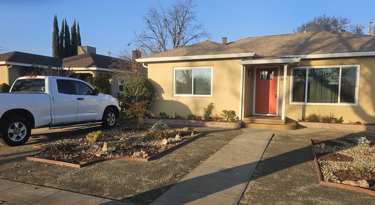 1227 W 19th St #1227 - Photo 3 of 34