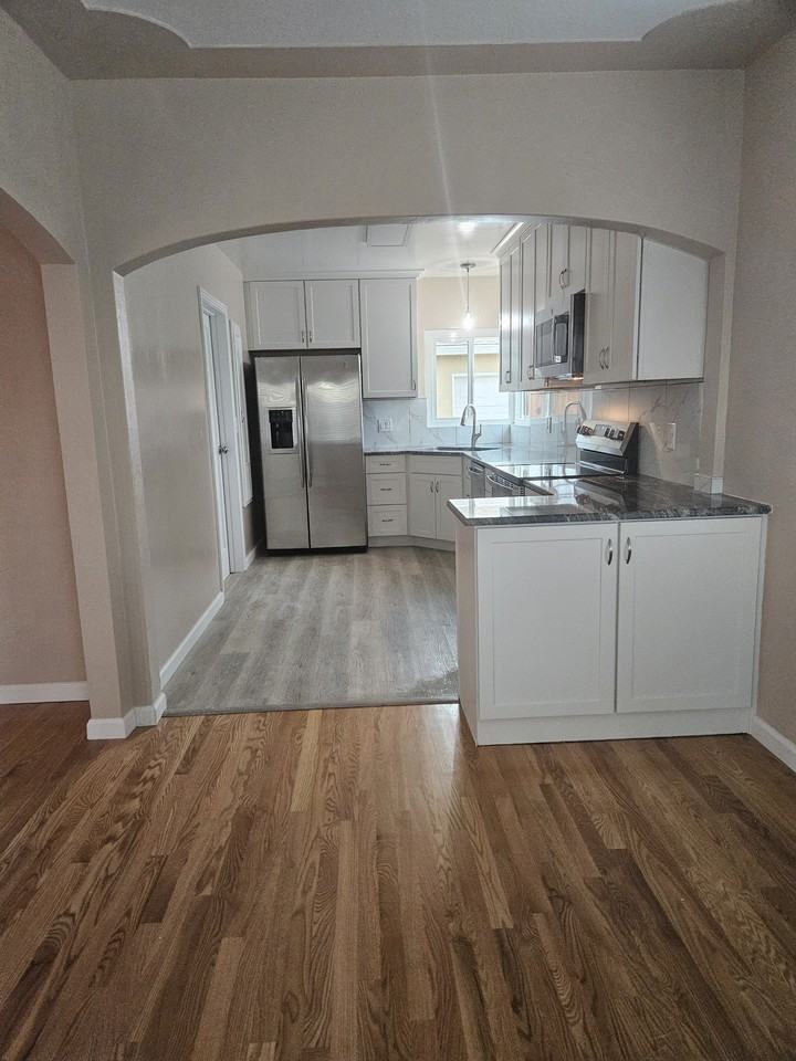 1227 W 19th St #1227 - Photo 4 of 34