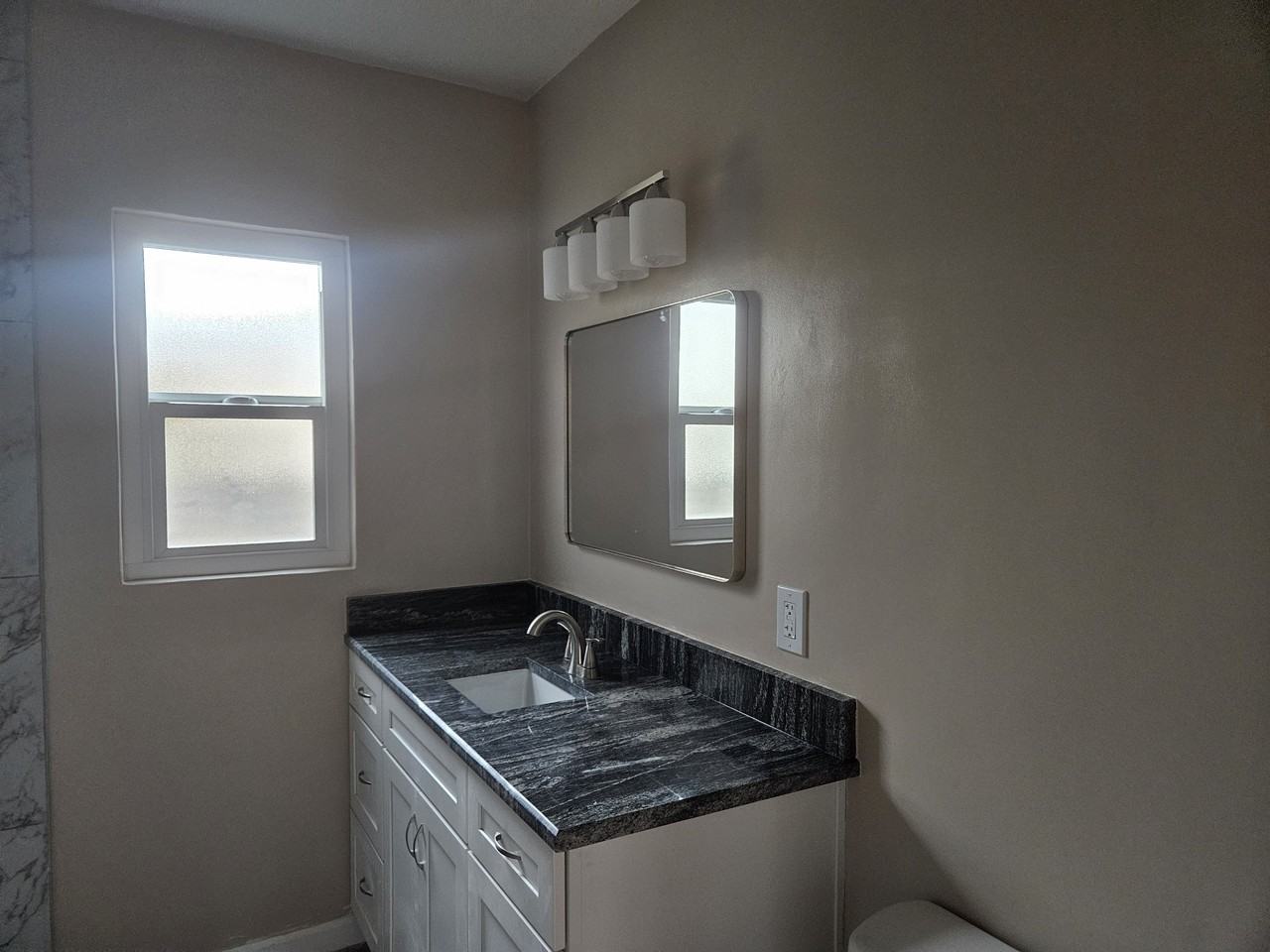 1227 W 19th St #1227 - Photo 6 of 34