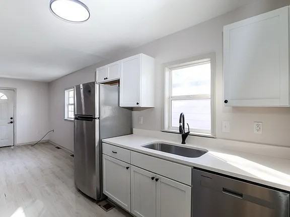 704 E Boston St #1-2 - Photo 7 of 9