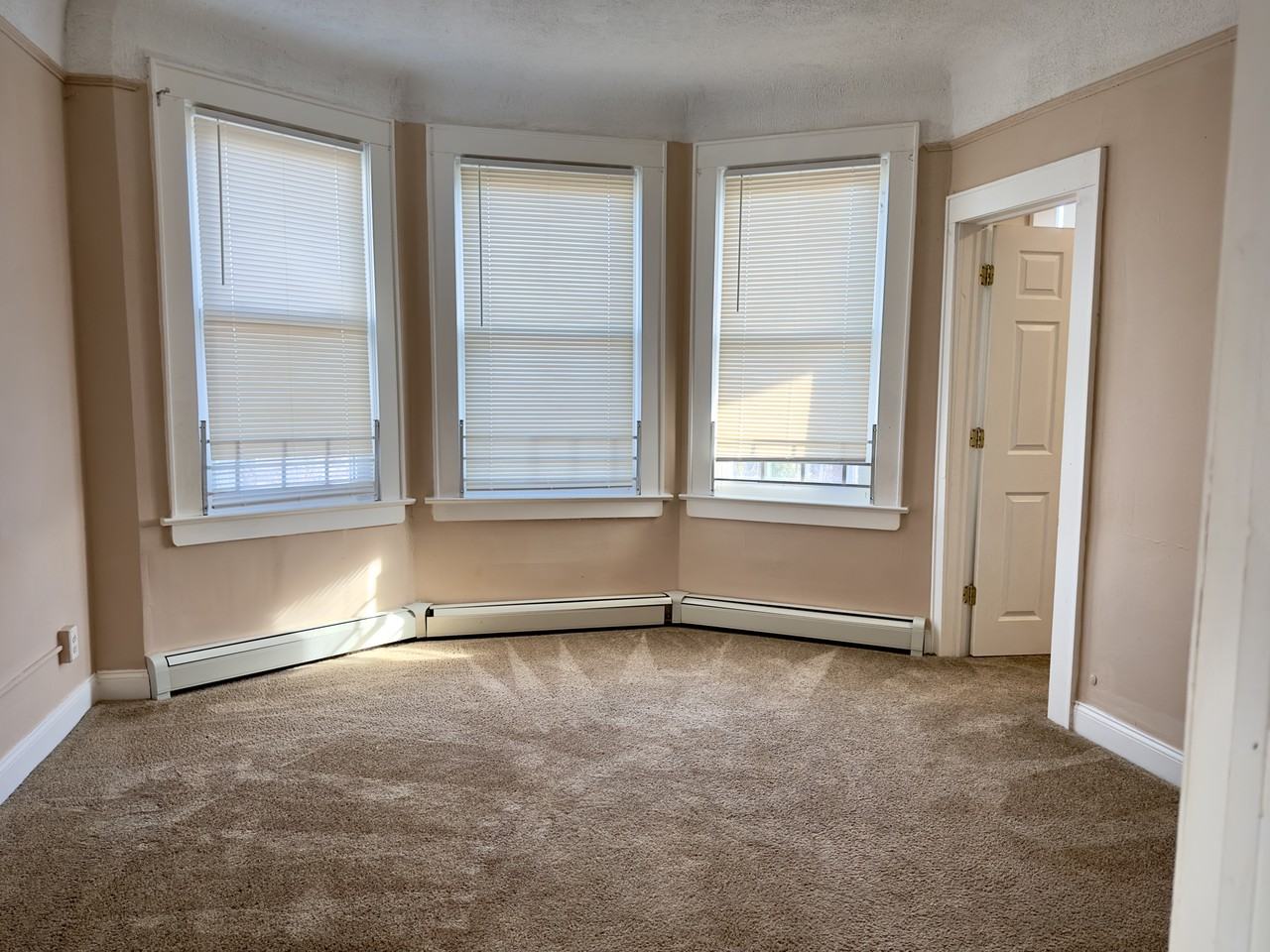 245 22nd St #3 - Photo 3 of 12