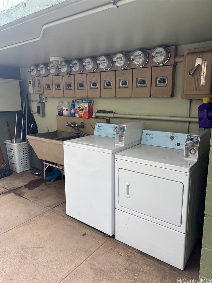 1624 Liholiho St #7 - Photo 6 of 9