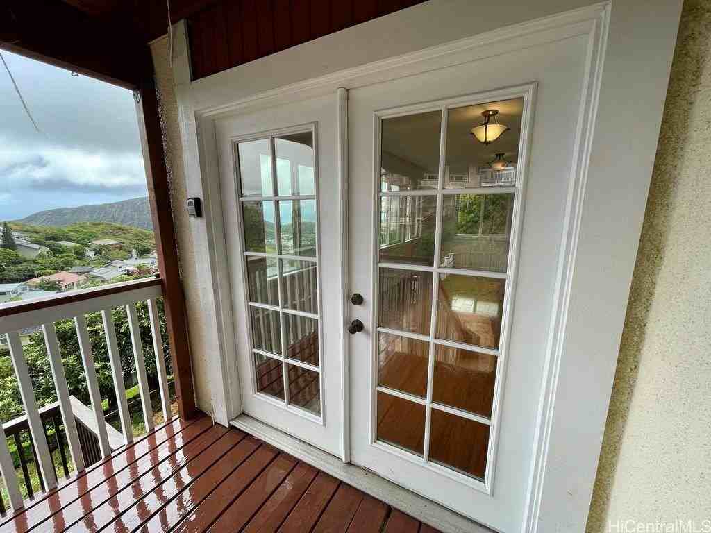 1101 Kaluanui Rd #B - Photo 5 of 17