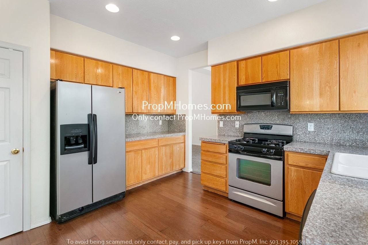 15337 Nw Blakely Ln - Photo 4 of 29