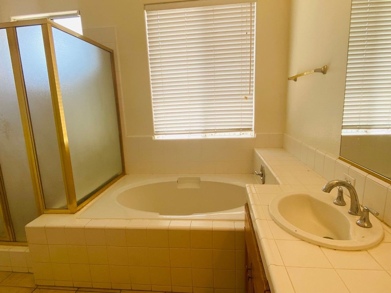 452 W Fallbrook Ave - Photo 7 of 29