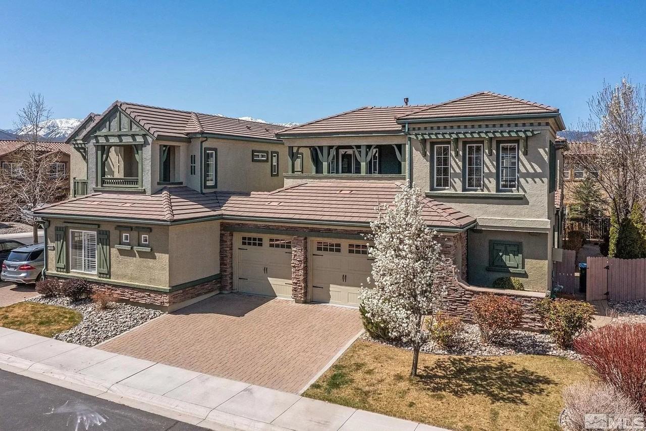 10885 Pentwater Dr - Photo 5 of 50