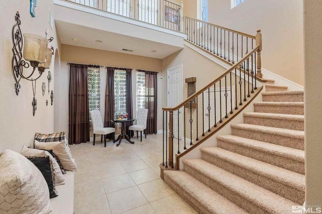 10885 Pentwater Dr - Photo 7 of 50