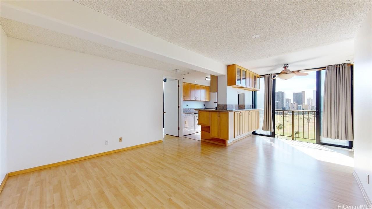 2916 Date St #11C - Photo 2 of 25