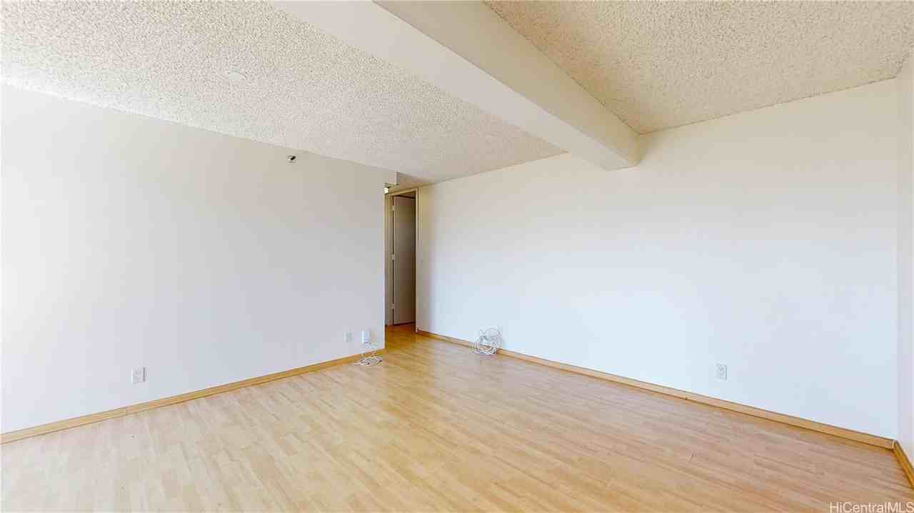 2916 Date St #11C - Photo 5 of 25