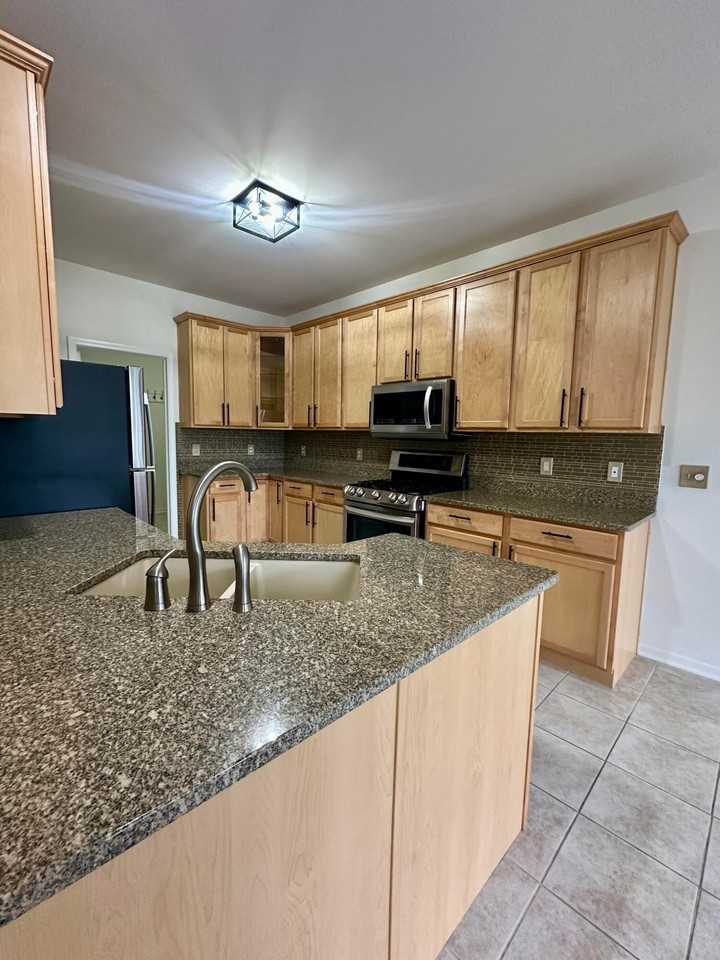 1308 Charlevoix Way - Photo 5 of 18