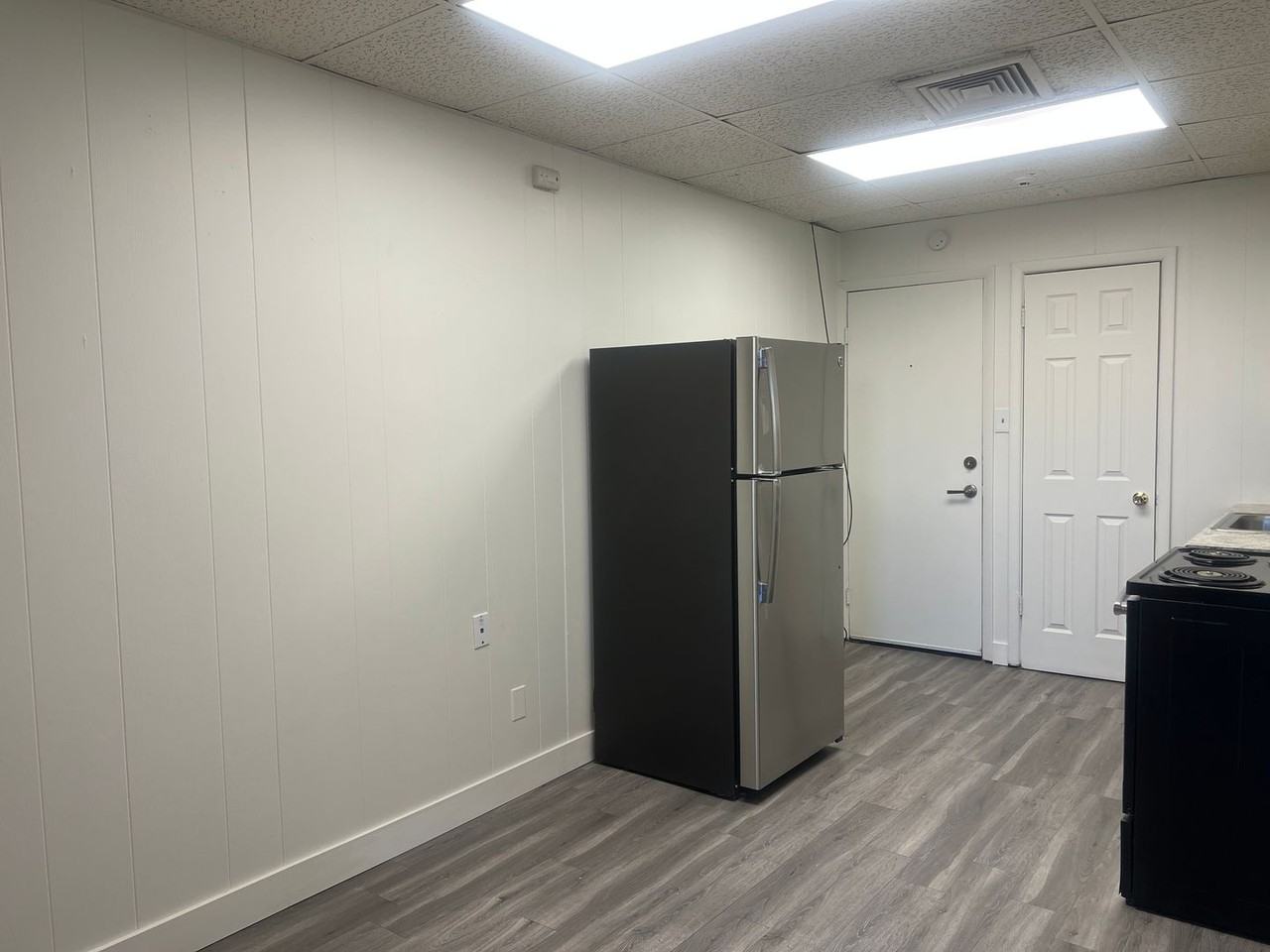 1220 Washington Ave #5 - Photo 2 of 7