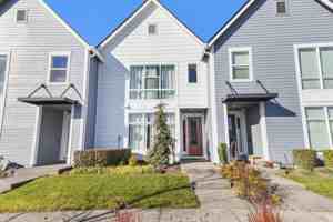 featured image of 7447 Se Chinquapin Dr