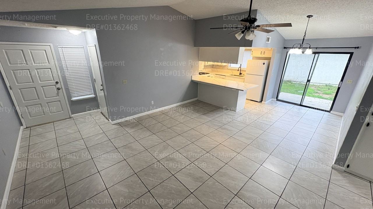 5517 Ramona Ct - Photo 5 of 33