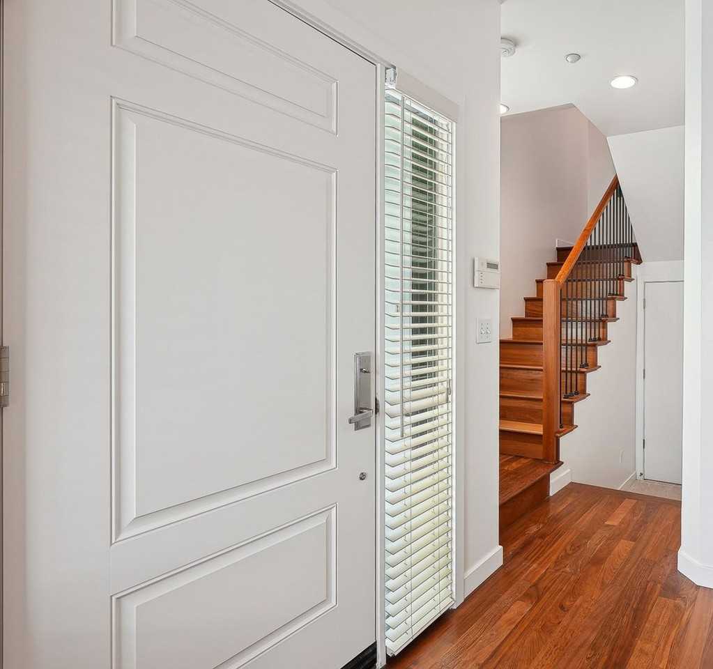 2046 Nw 16th Ave - Photo 5 of 42