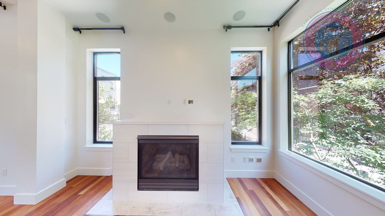 2046 Nw 16th Ave - Photo 2 of 42