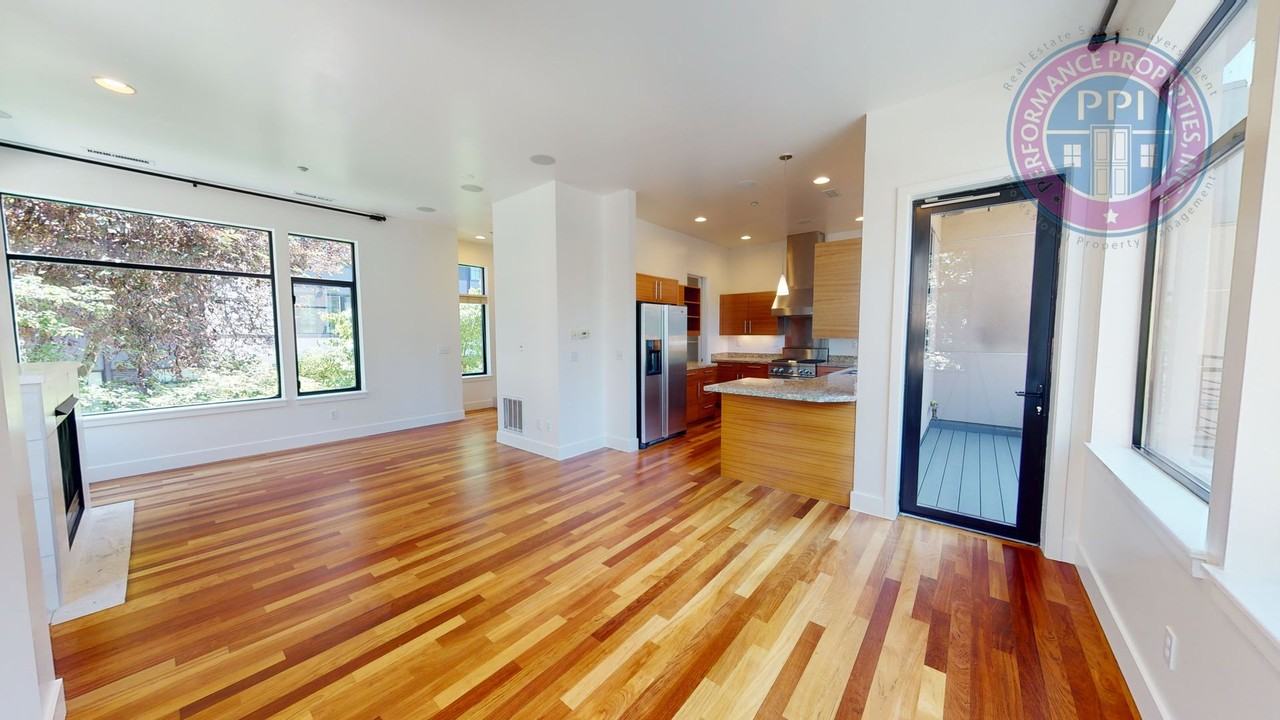 2046 Nw 16th Ave - Photo 4 of 42