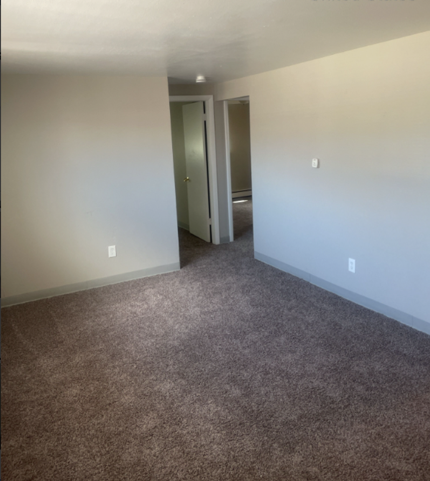 7117 Stuart St - Photo 2 of 11