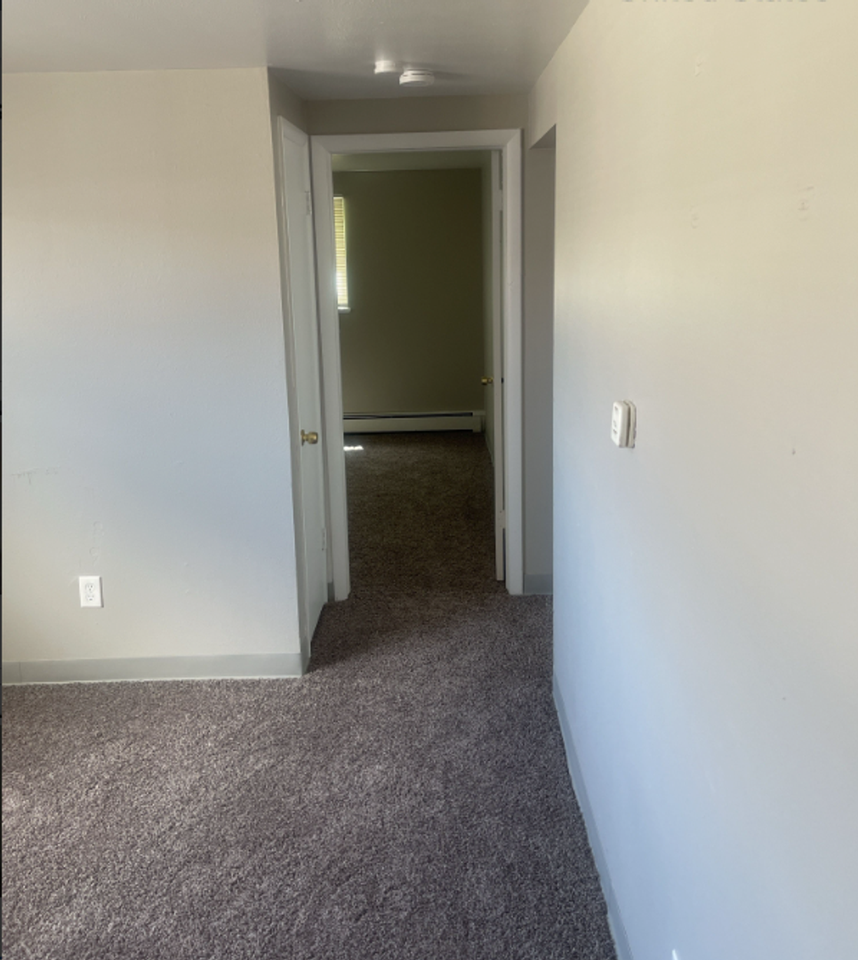 7117 Stuart St - Photo 3 of 11