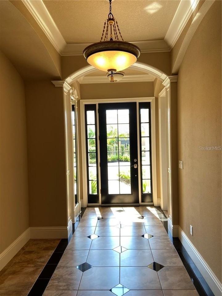 4513 Tuscana Dr - Photo 2 of 9