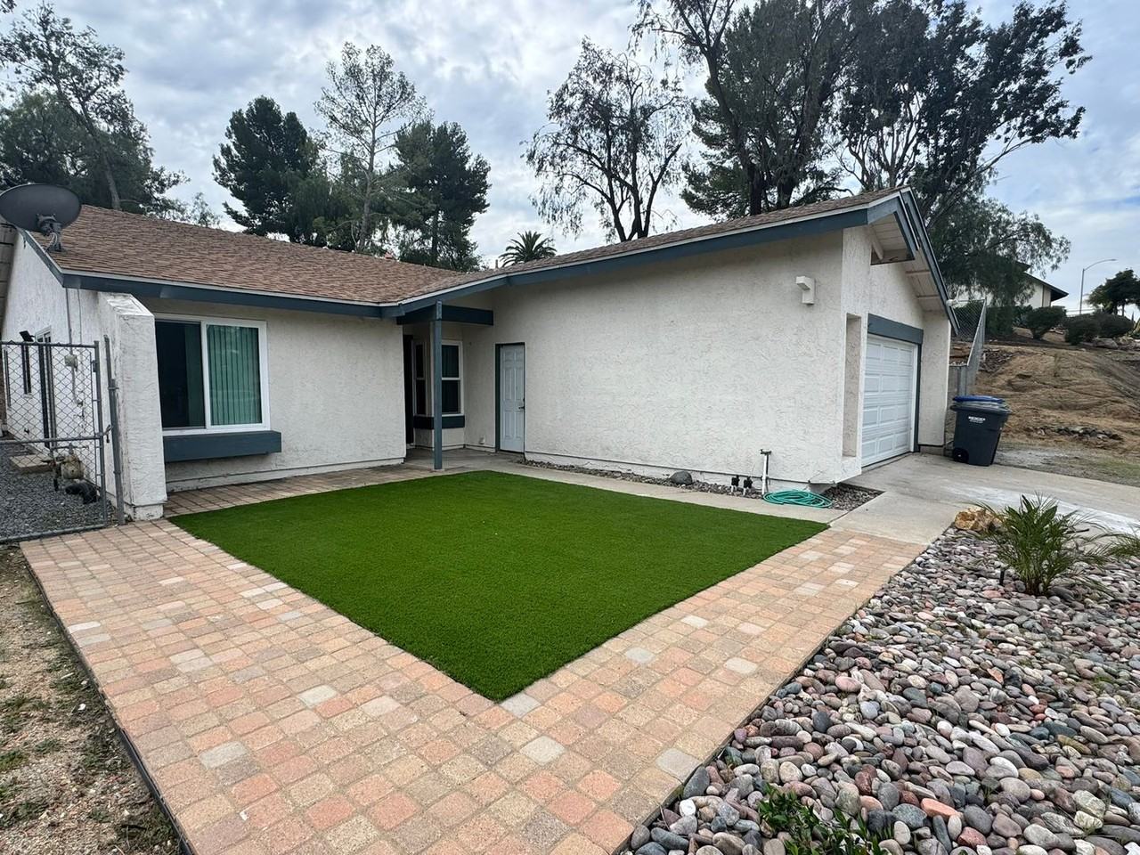 1723 Chatsbury St - Photo 4 of 24