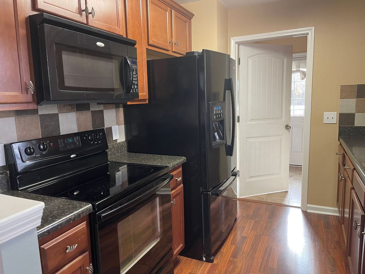 4939 Benders Ferry Rd - Photo 7 of 30