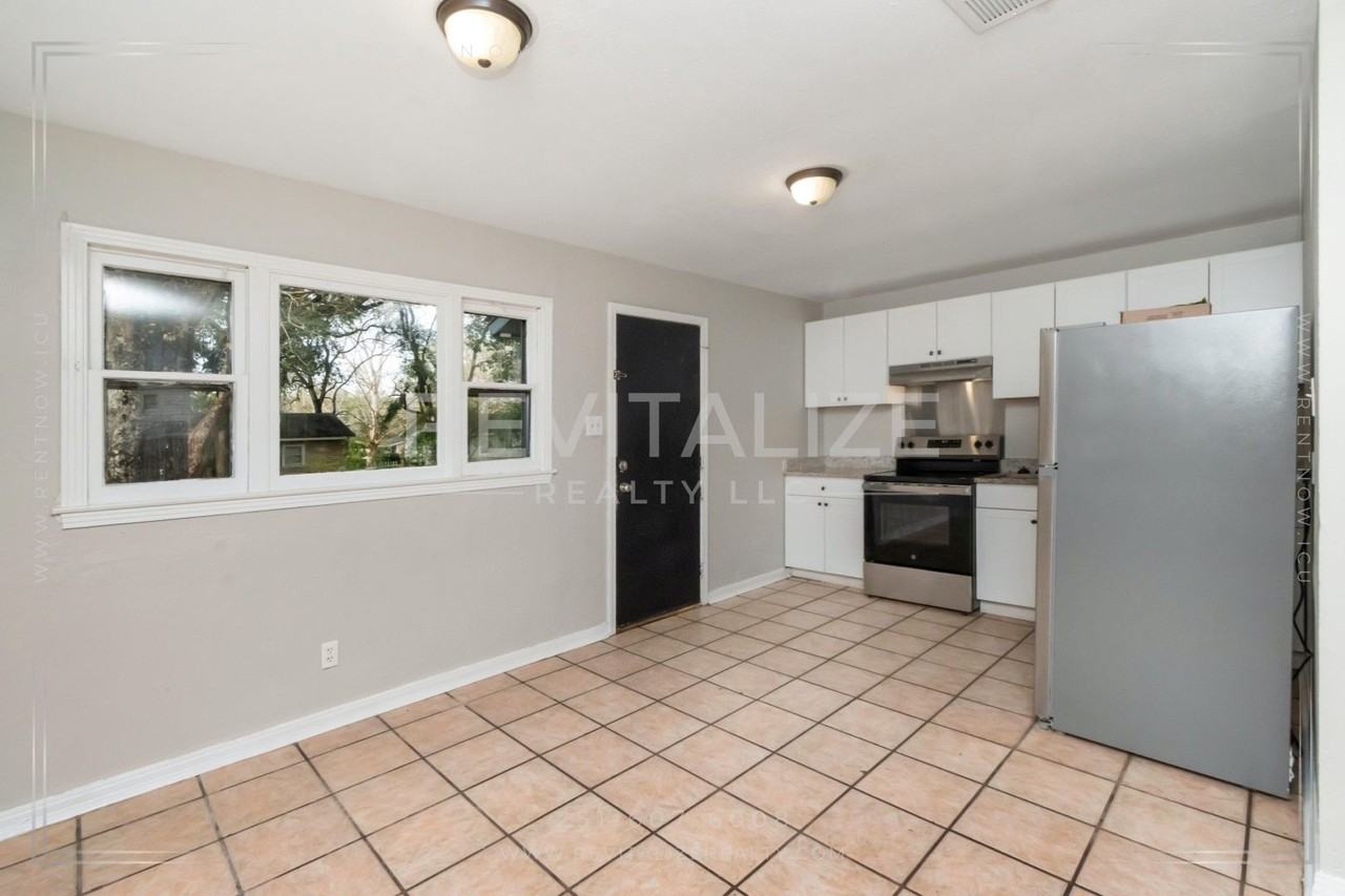 1165 Barker Dr W - Photo 7 of 25