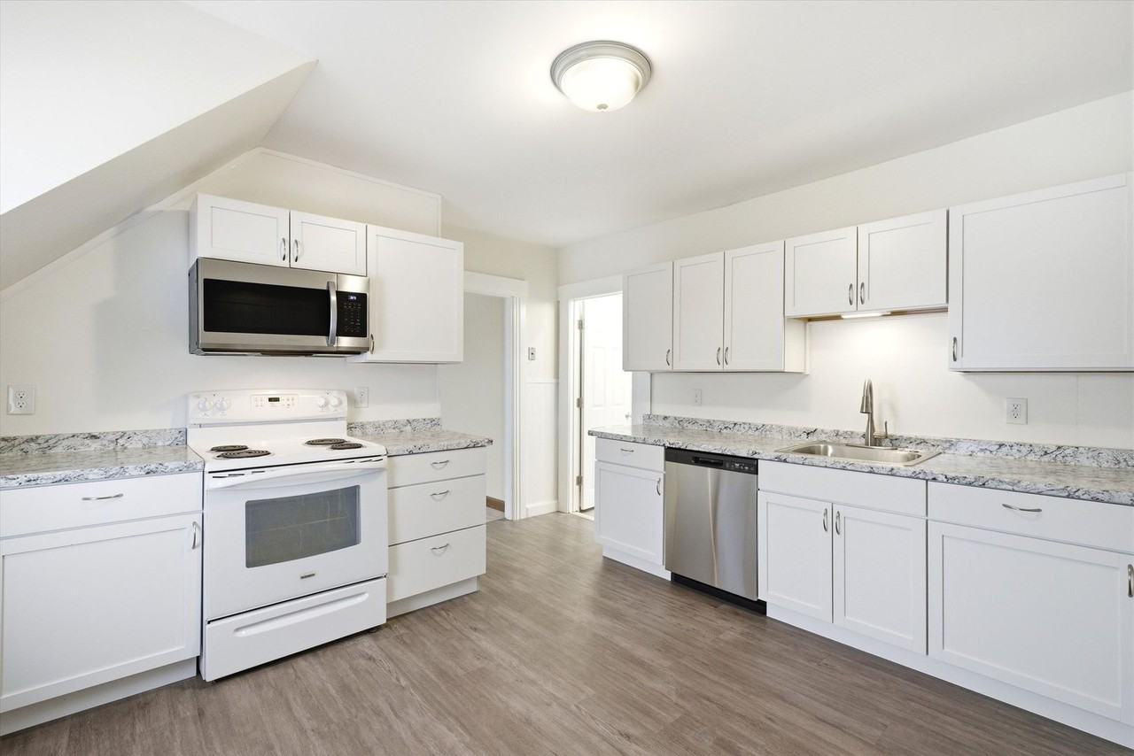 135 Sagamore St - Photo 2 of 24