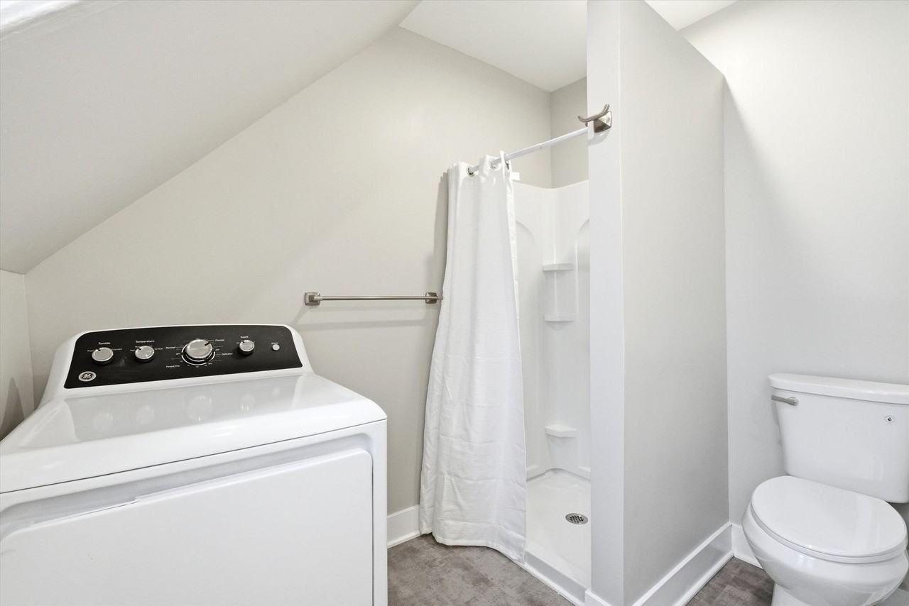 135 Sagamore St - Photo 4 of 24