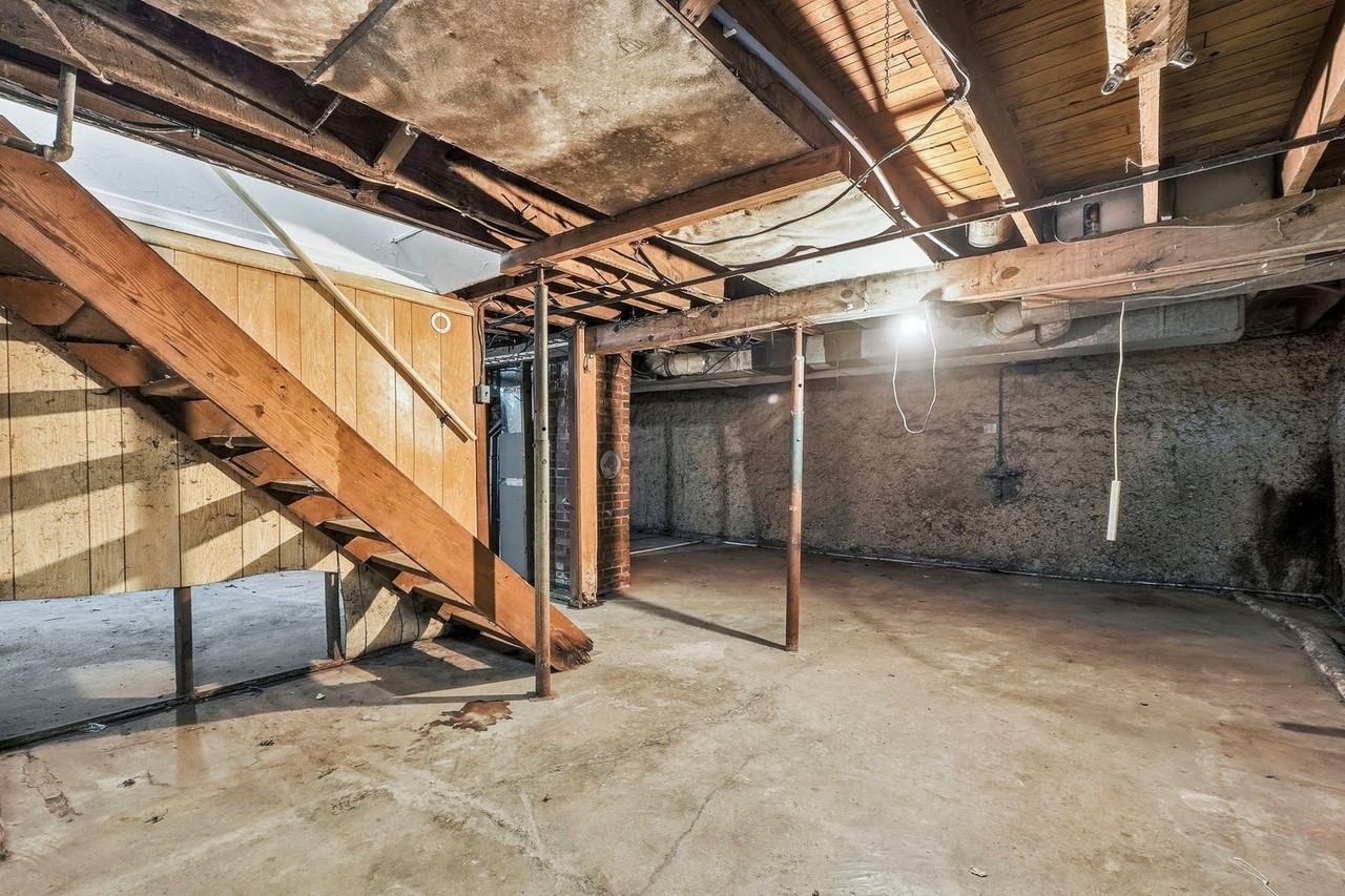 3006 Mcarthur Dr - Photo 3 of 31