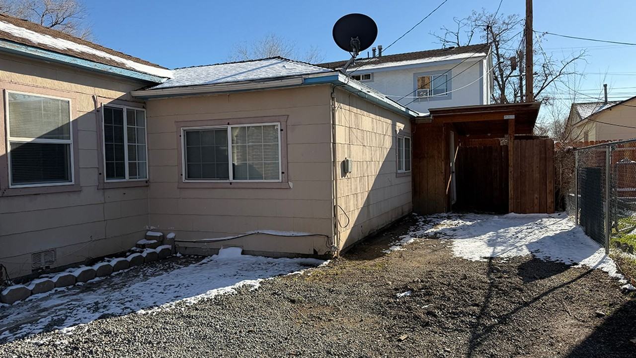 230 Claremont St - Photo 4 of 16