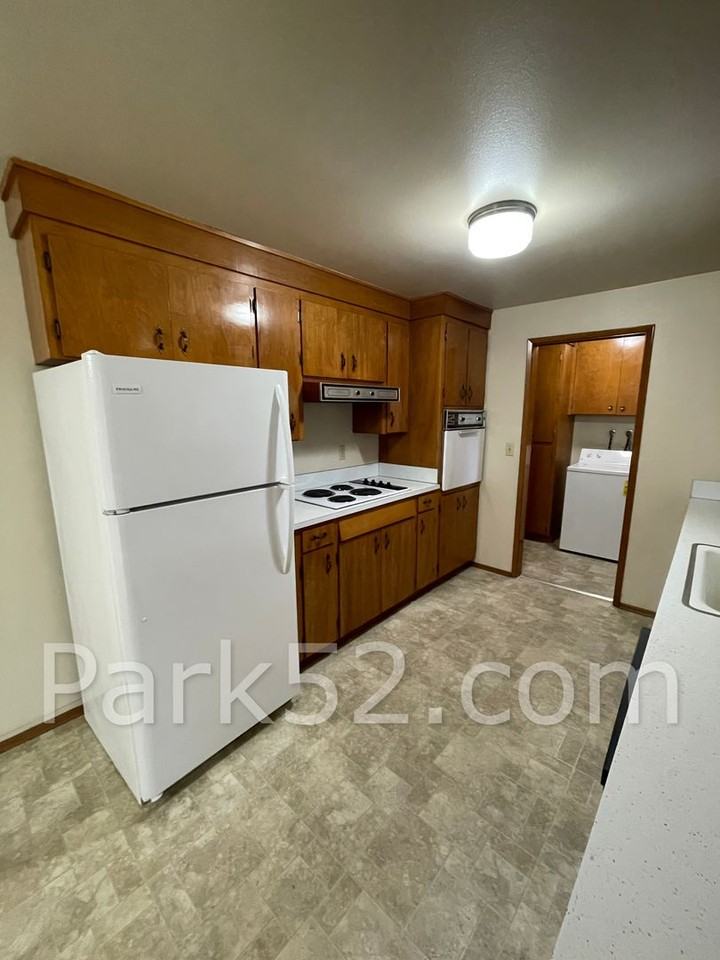 1404 N Orchard St - Photo 5 of 11