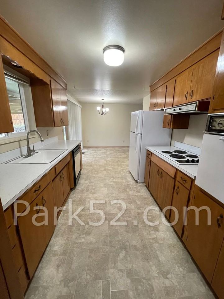 1404 N Orchard St - Photo 7 of 11