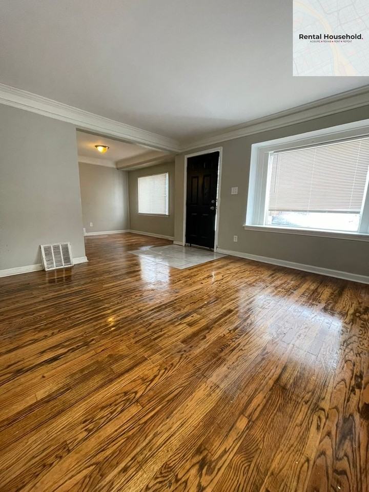 19401 Annchester Rd - Photo 2 of 21